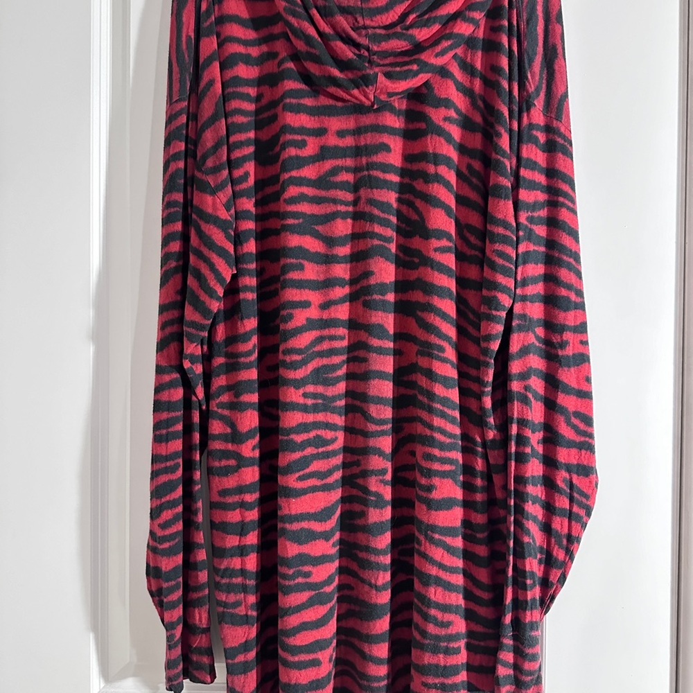 MM6 maison margiela red/blk hooded dress. Size medium